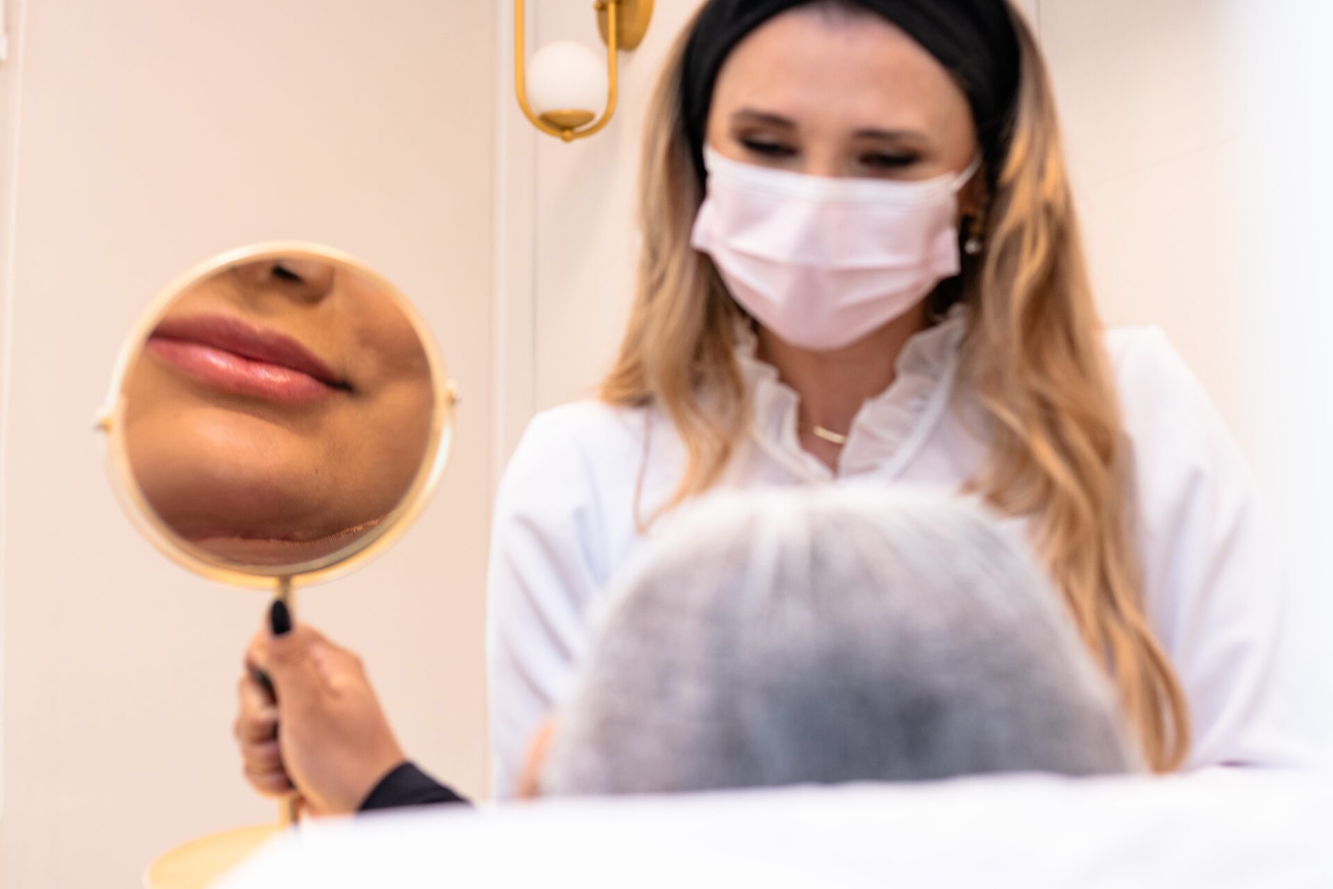 Ao associar estética a terapias, biomédica de Gravataí ajuda pacientes a recuperarem autoconfiança e equilíbrio emocional