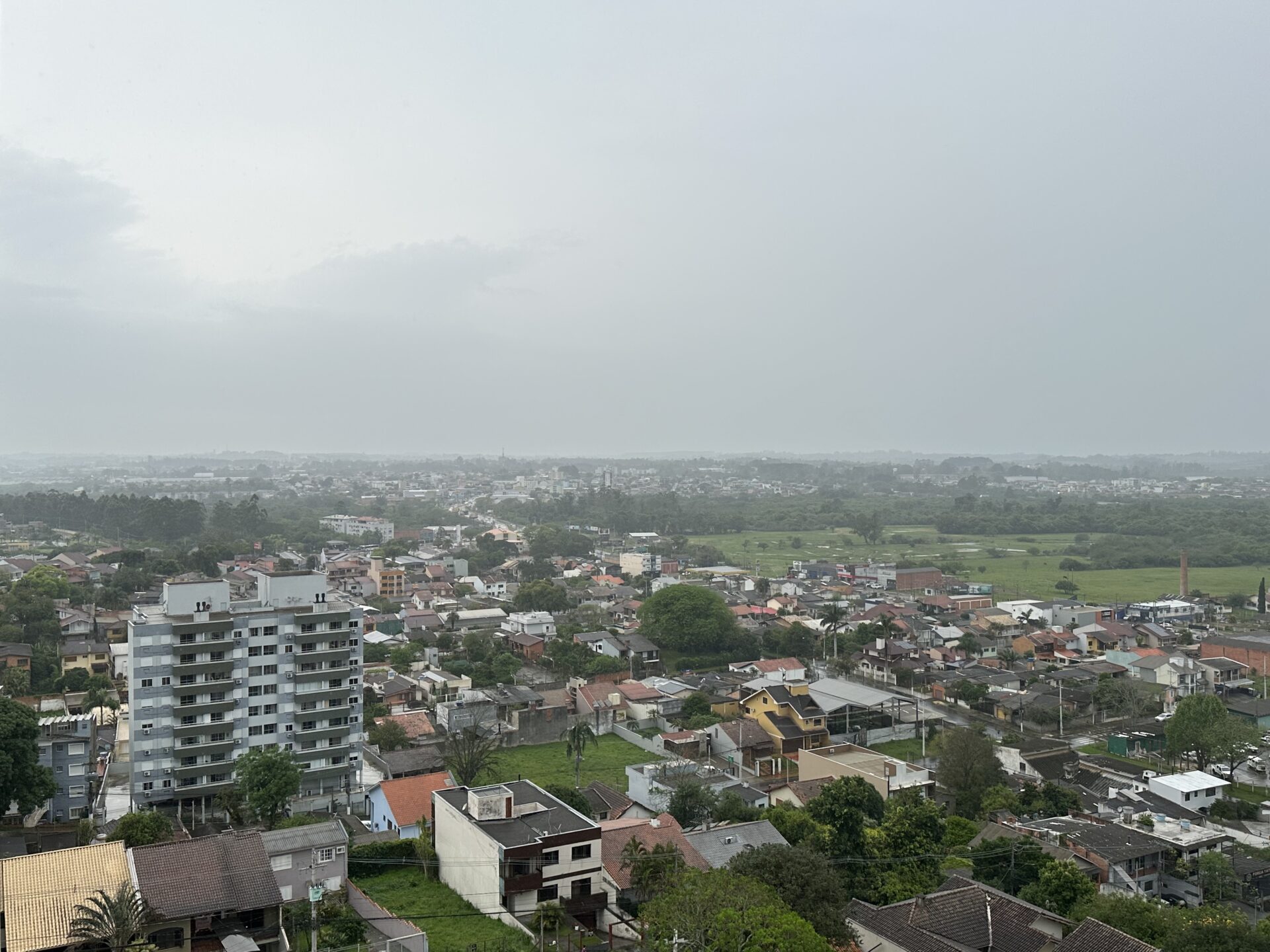 Defesa Civil emite alerta de tempestade para a Região Metropolitana nas próximas horas