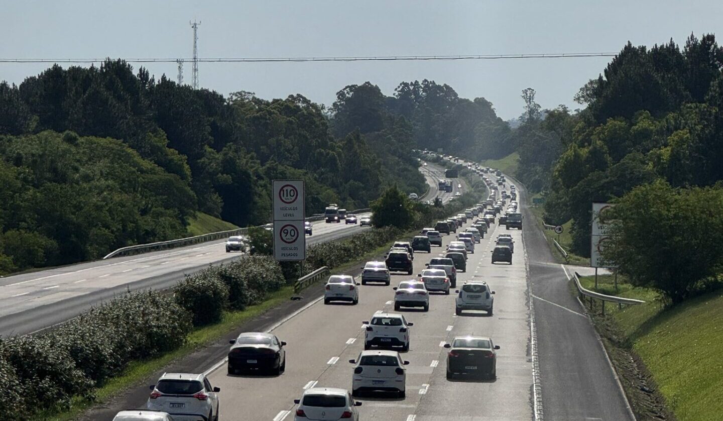 Volta do Litoral já registra congestionamento de mais de 30km na Freeway