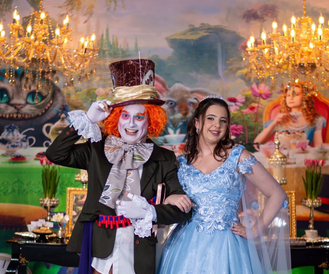 Artista de Gravataí se transforma em personagens famosos do cinema em programa no YouTube e eventos