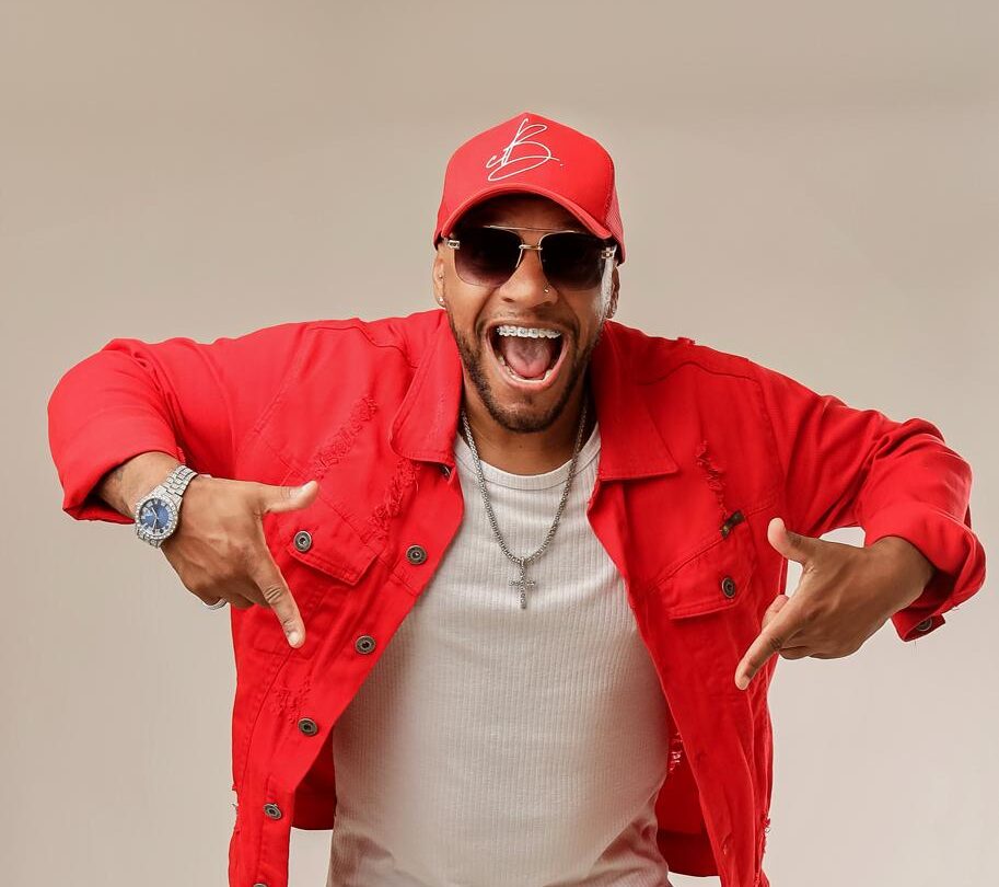 Tchê Produções comemora 12 anos com festa no SNK Club em Gravataí; confira os shows