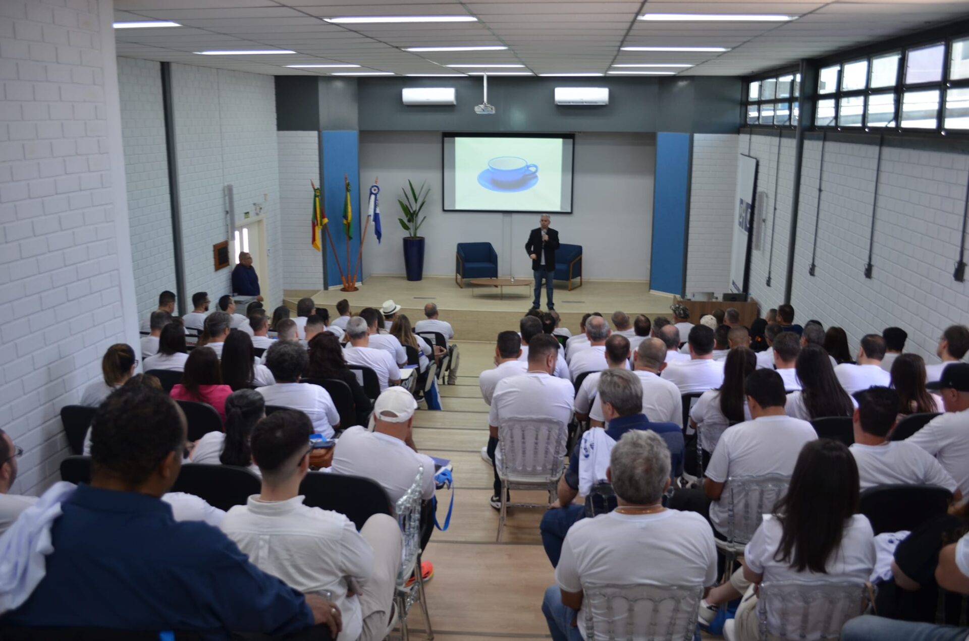 Sindilojas Cachoeirinha promove palestra sobre estratégias de vendas para o Natal