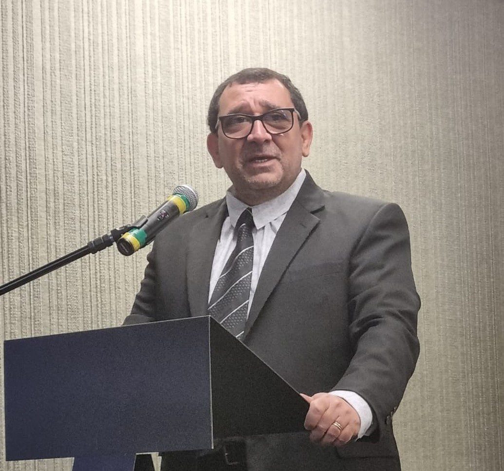 Professor universitário em Gravataí, advogado lança livro sobre direitos autorais na era da inteligência artificial