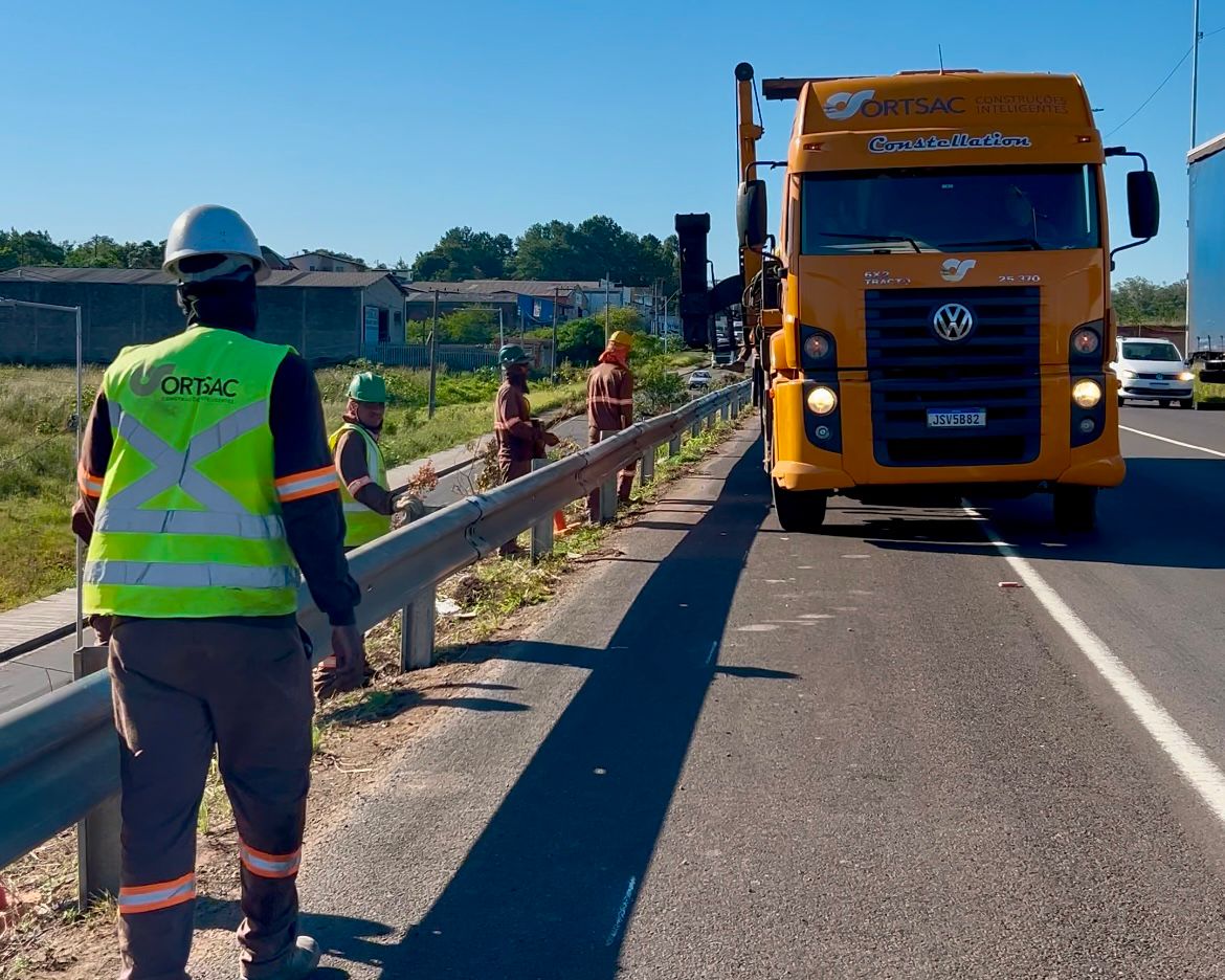 Após acidentes em viaduto da ERS-118, trecho da rodovia em Gravataí recebe guard rail