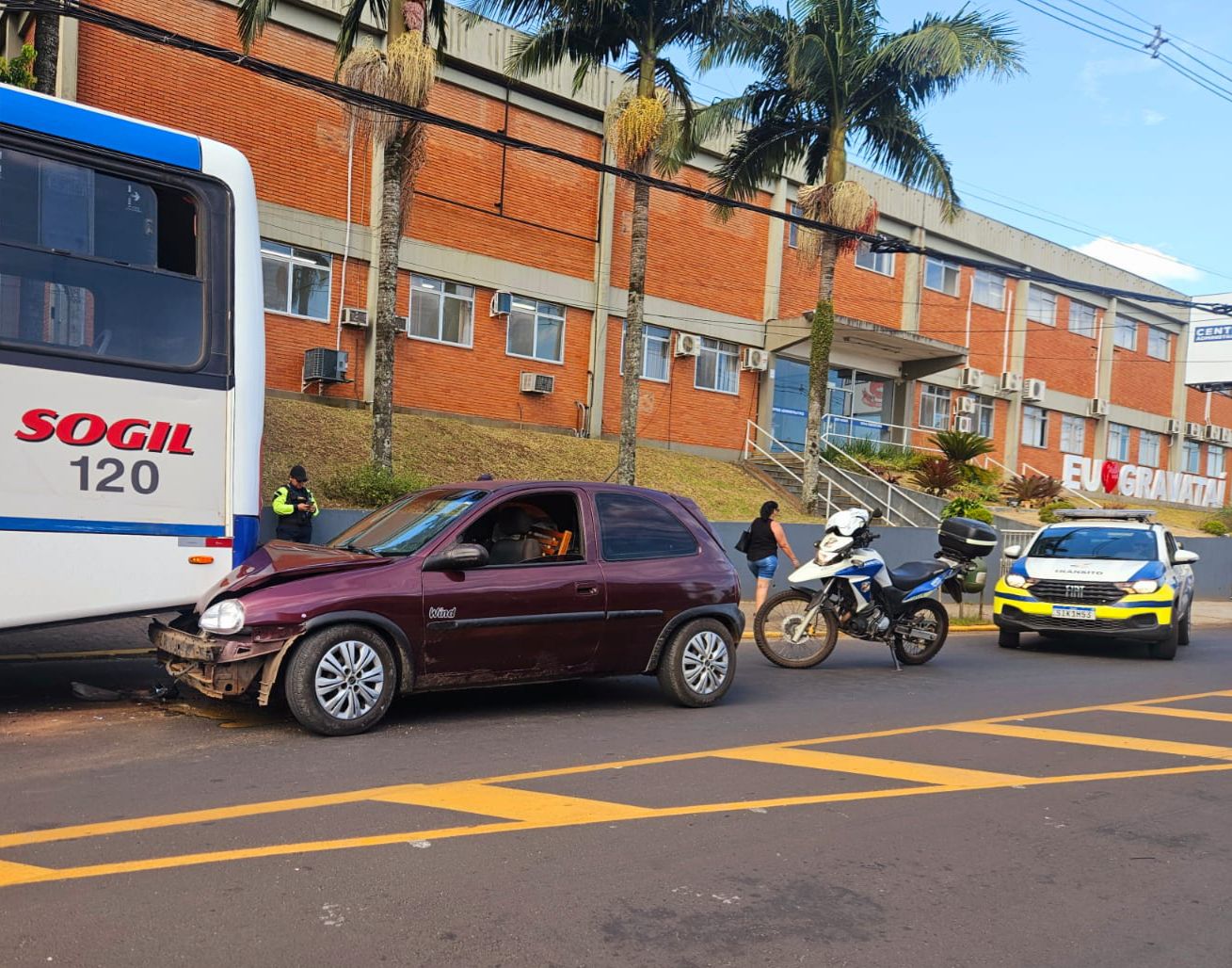 Embriagado e sem habilitação, homem se envolve em acidente e é preso em Gravataí