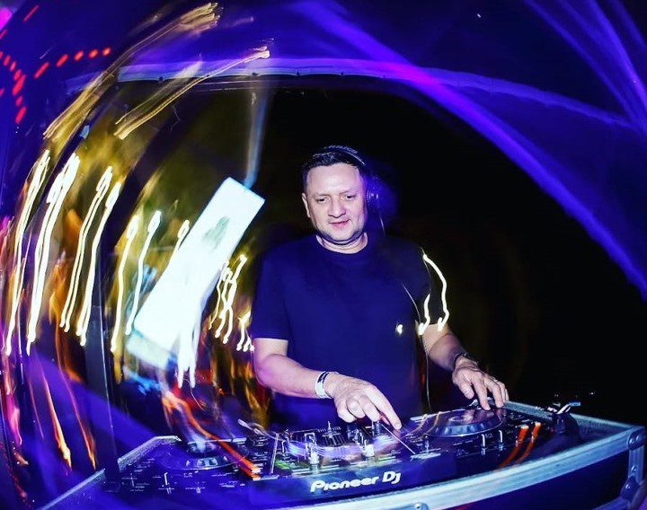 Com nove DJs de Gravataí, festa anos 80 promete agitar público da cidade em março