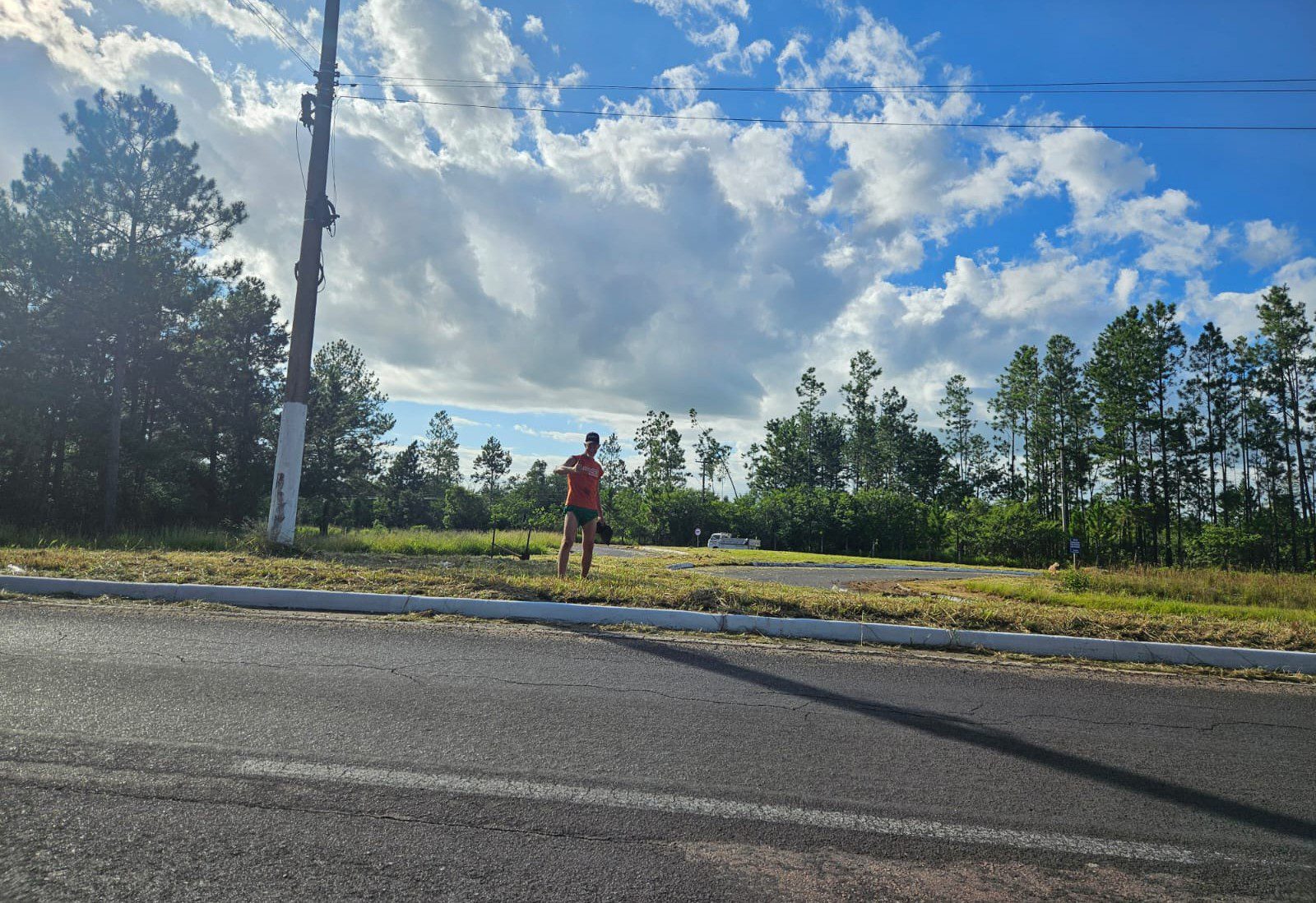 No Dia do Esportista, maratonista de Gravataí conclui ação social: uma árvore plantada para cada quilômetro percorrido