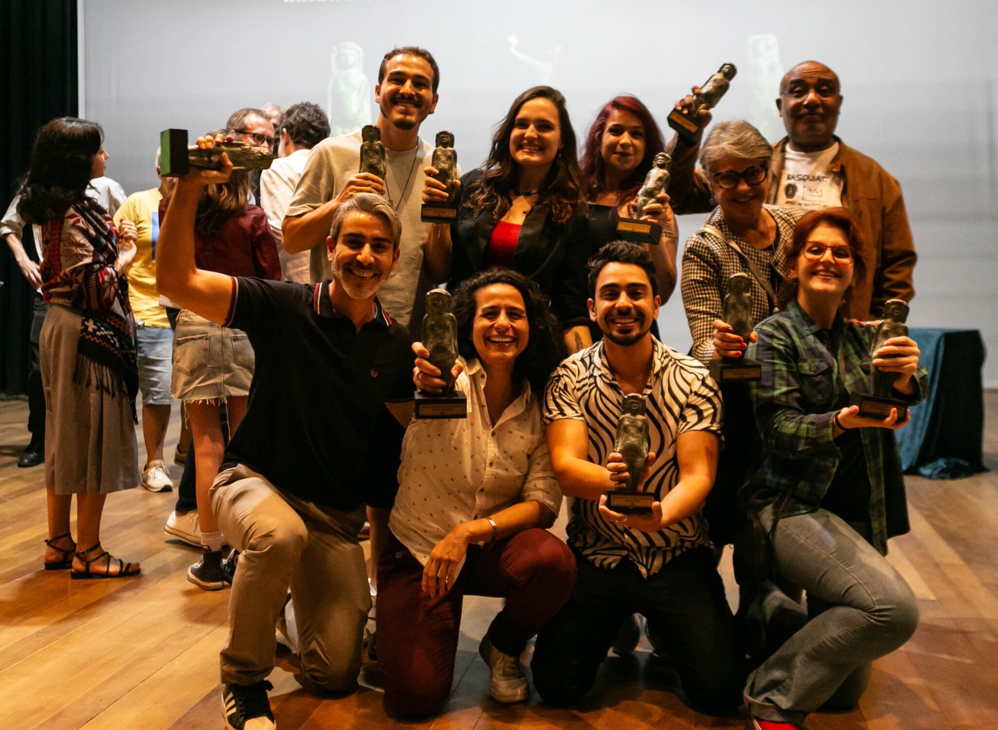 Companhia gravataiense conquista nove troféus em tradicional premiação do teatro infantojuvenil no RS