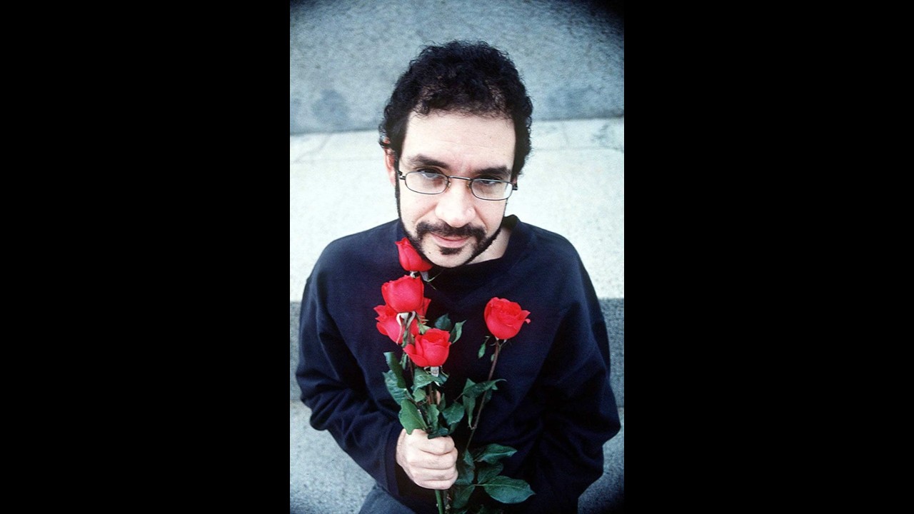 Uma comédia romântica brasileira, um trágico cordel urbano e o fatídico fim “jamesdeaniano”; Renato Russo celebraria 65 anos hoje