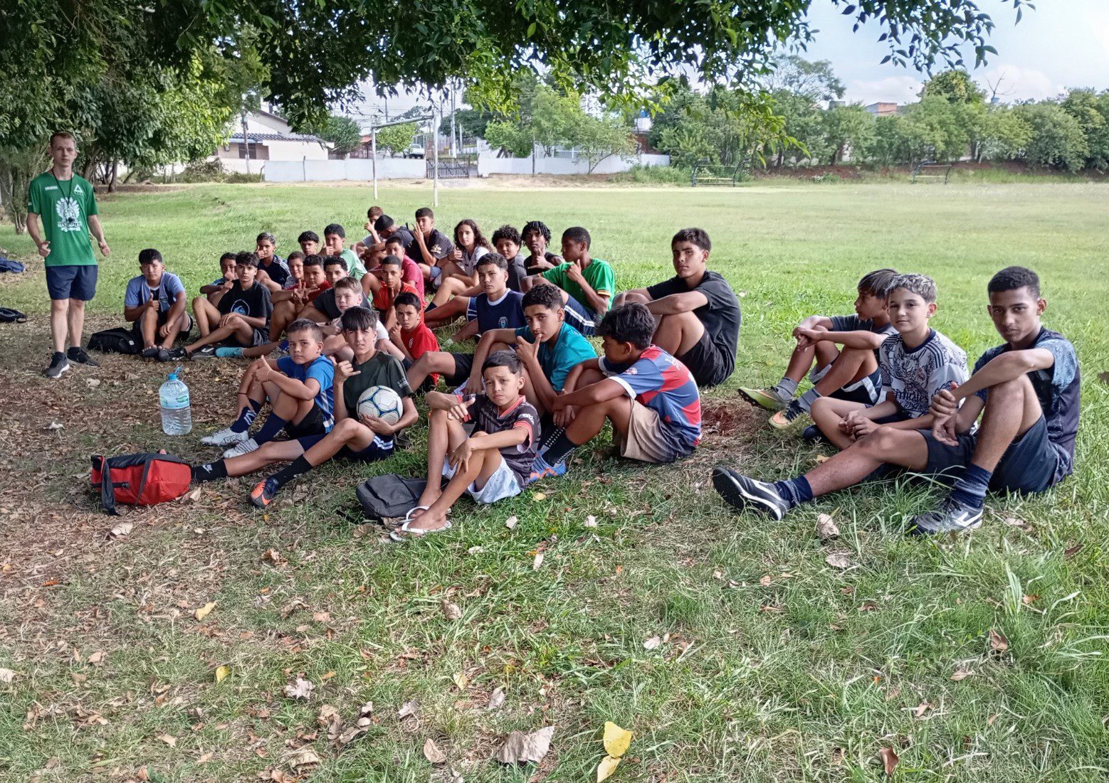 Projeto que oferece aulas de futebol gratuitas para crianças está com inscrições abertas em Gravataí