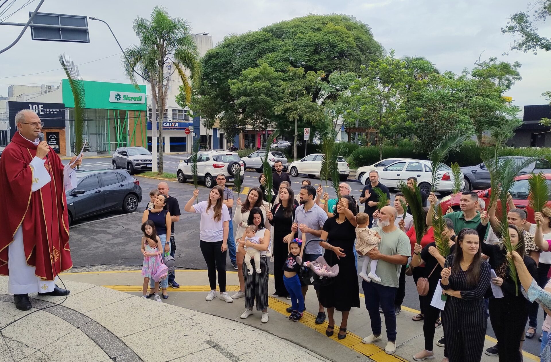 Com a celebração do Domingo de Ramos, Igreja Matriz de Gravataí inicia programação na Semana Santa