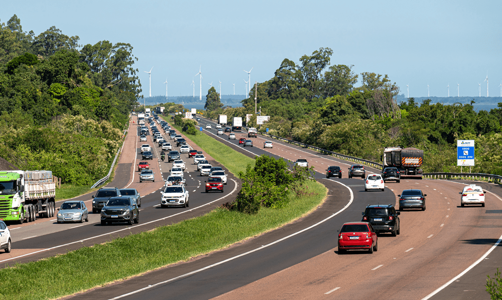 Estimativa é de que mais de 250 mil veículos utilizem a Freeway entre quarta e segunda-feira