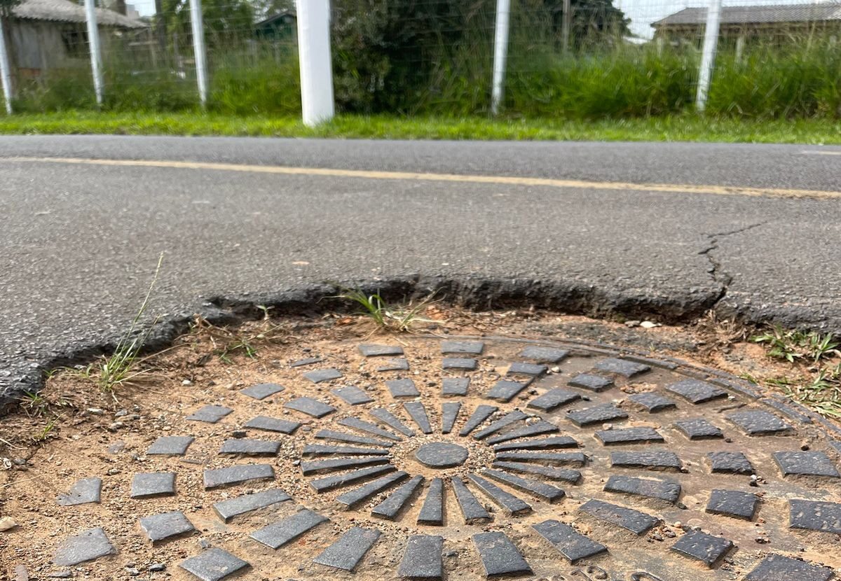 Lei em Gravataí quer nivelamento de caixas nas ruas e prevê multas em caso de descumprimento; entenda