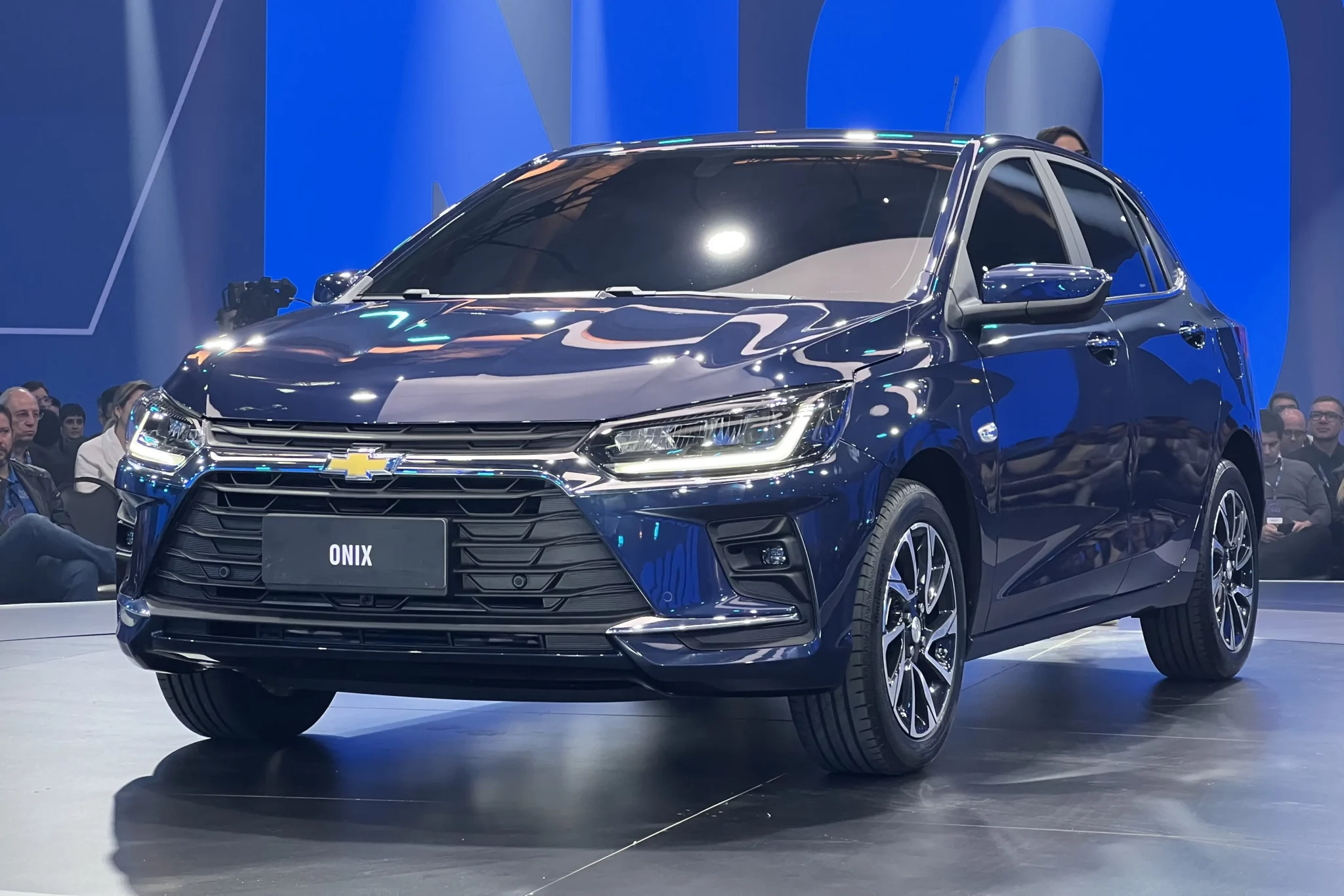 Novo Onix 2026 chega ao mercado com preços de até R$ 136 mil; veja as fotos