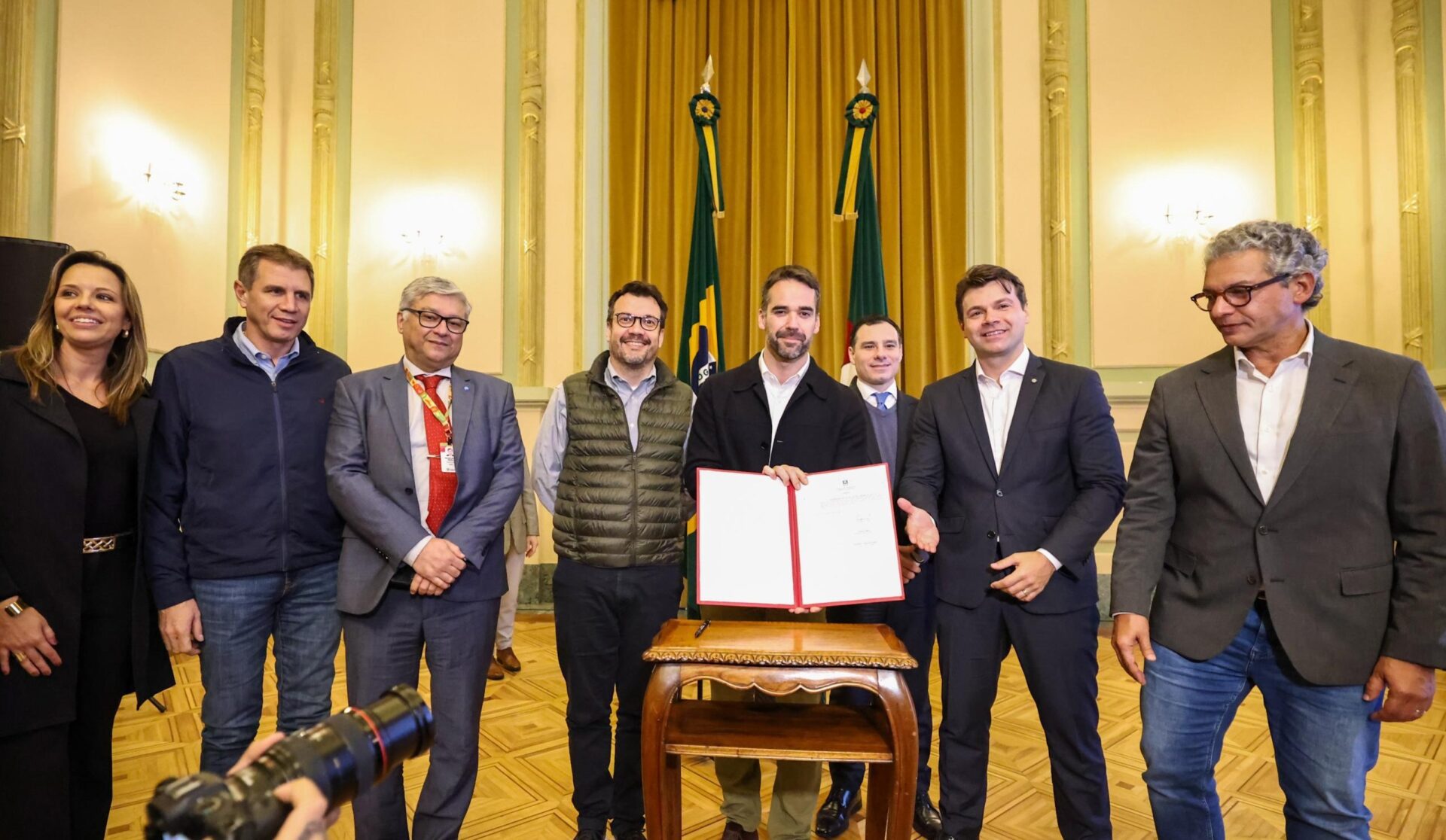 Governador assina decreto que facilita a negociação de dívidas fiscais no estado