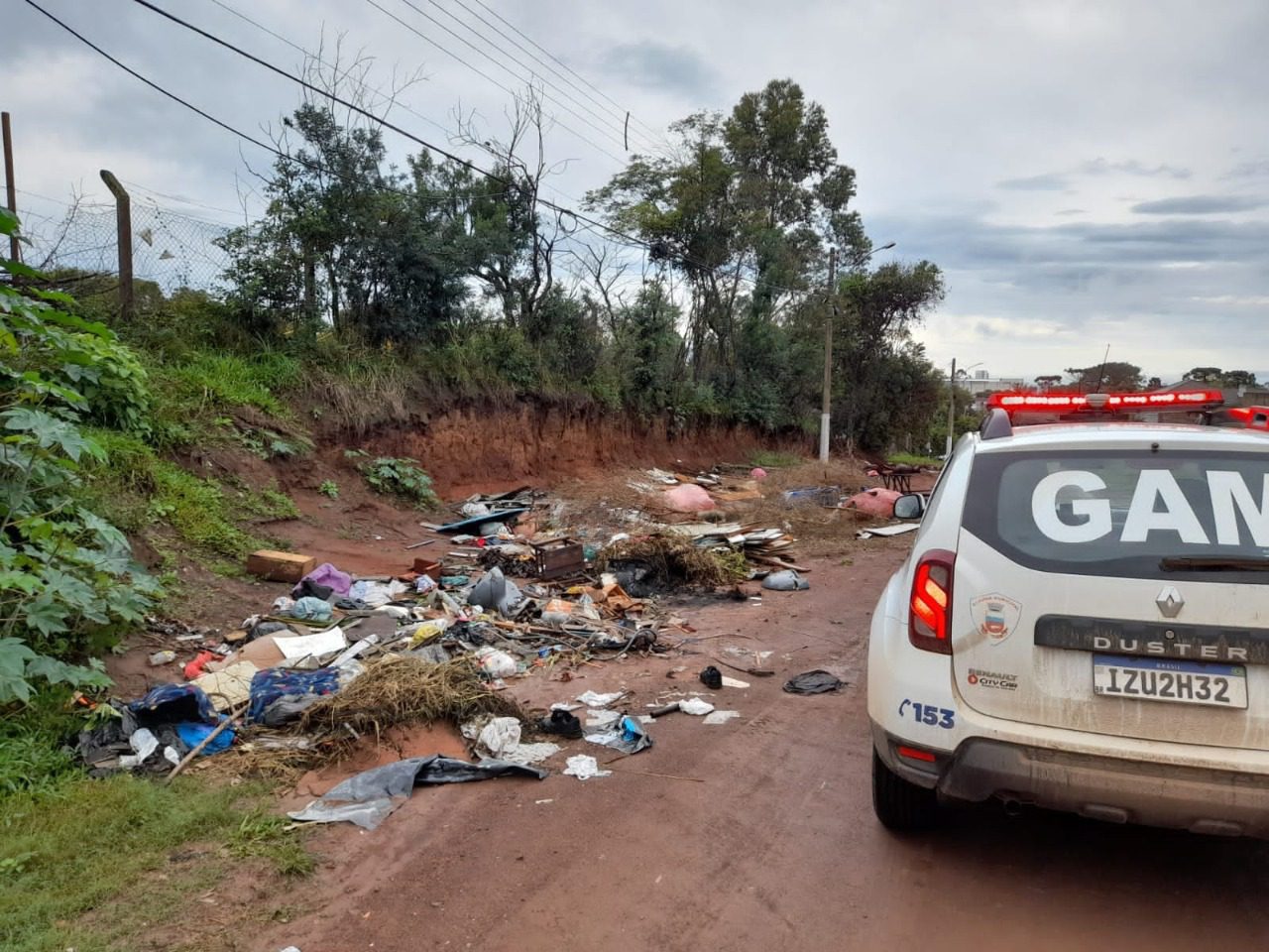 Gravataí usará câmeras de monitoramento para multar descarte irregular de lixo nas ruas