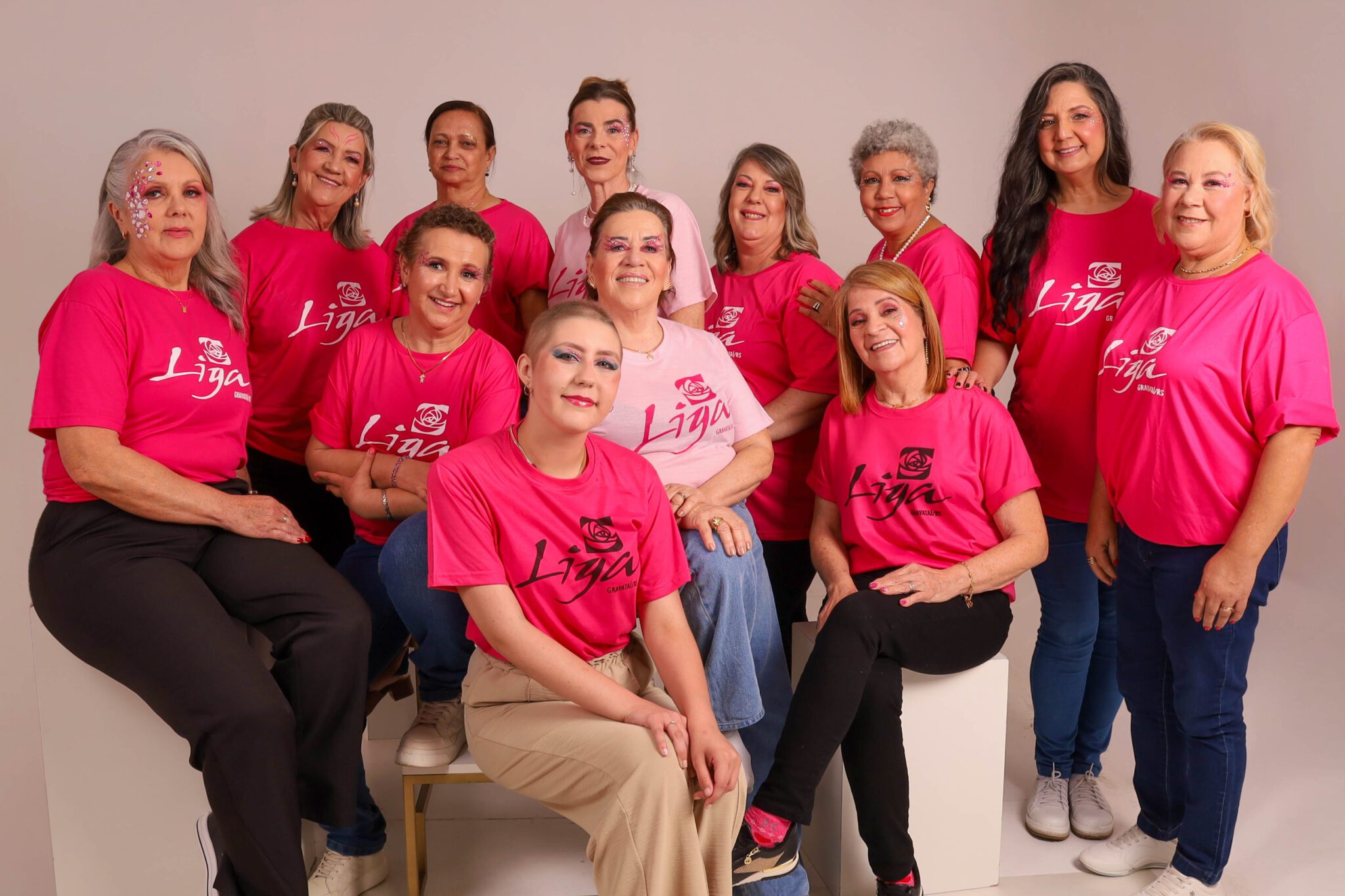 Exposição fotográfica com mulheres atendidas pela Liga de Combate ao Câncer de Gravataí chega à terceira edição