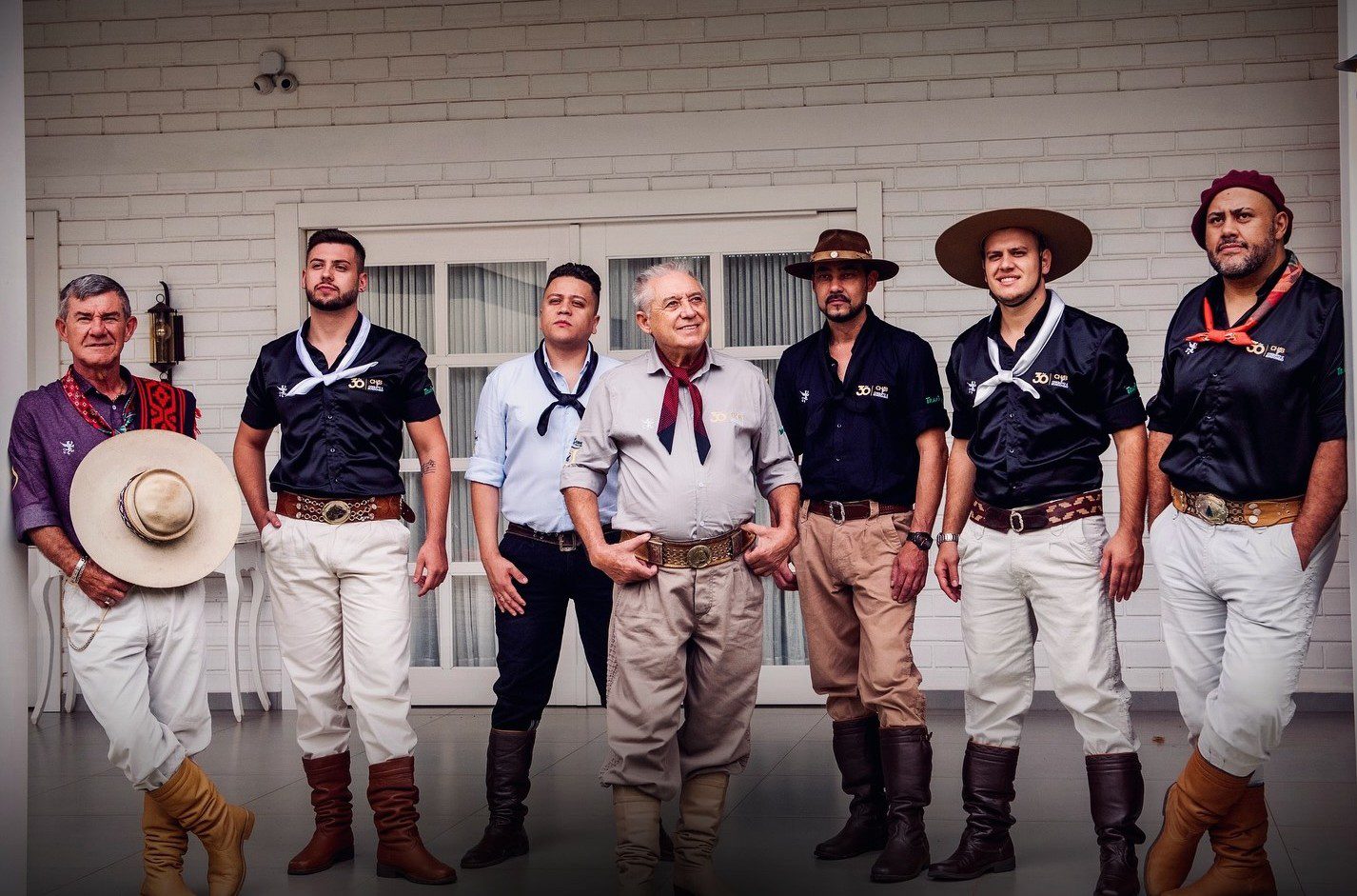 CTG de Gravataí comemora aniversário em baile com Chiquito & Bordoneio