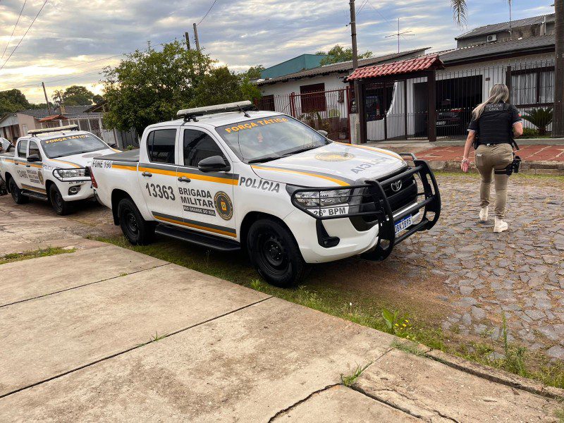 Operação em Gravataí e Cachoeirinha investiga grupo que vendia armas e animais silvestres pelo WhatsApp