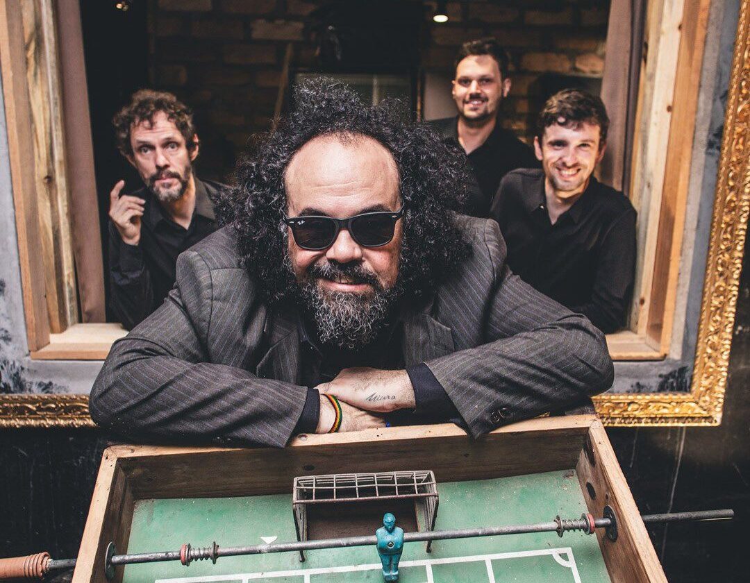 Reabertura da Confraria das Máquinas traz Carlinhos Carneiro & Trio Deusolaivre a Gravataí