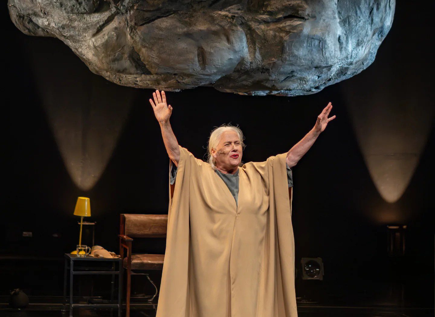 Espetáculo com a atriz Vera Holtz chega ao Teatro do Sesc Gravataí em março
