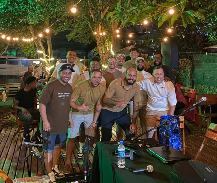 Grupo de pagode gospel de Gravataí tem a oportunidade de gravar ao lado de referências do cenário musical no país, mas busca apoio para viagem; saiba como ajudar