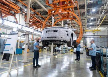 GM revela novos detalhes do Chevrolet Sonic em Gravataí e confirma posicionamento entre Onix Activ e Tracker