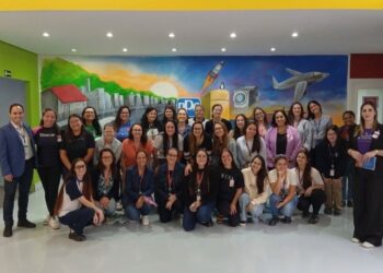 Em palestra sobre o enfrentamento à violência doméstica, fábrica de Gravataí reúne lideranças que atuam em prol do empoderamento e segurança das mulheres