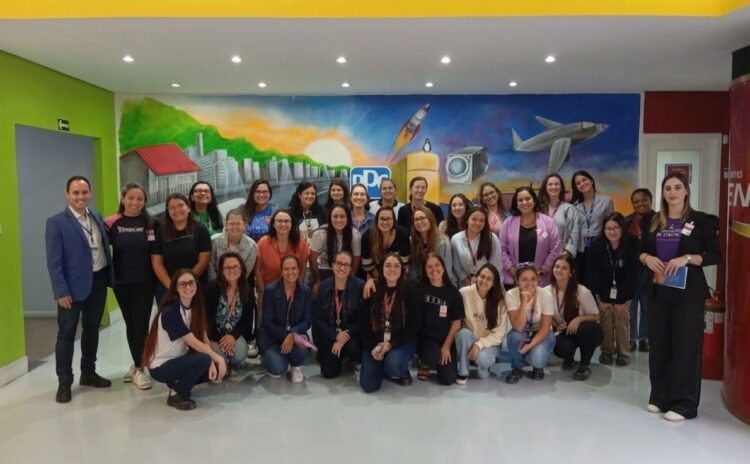 Em palestra sobre o enfrentamento à violência doméstica, fábrica de Gravataí reúne lideranças que atuam em prol do empoderamento e segurança das mulheres