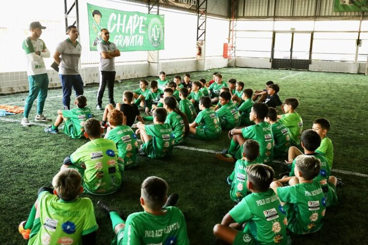 Chapecoense realiza avaliação de atletas para categorias de base em Gravataí 