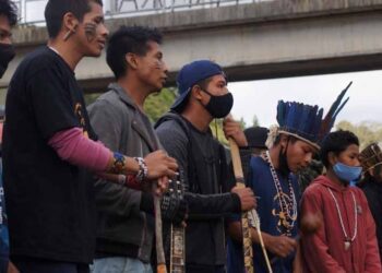 Exposição em Gravataí reúne fotos e elementos que retratam a cultura do povo guarani