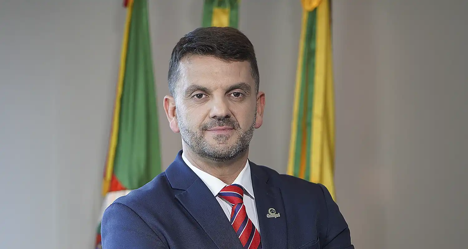 Prefeito de Guaíba deixa cargo para disputar o governo do RS, e vice assume prefeitura