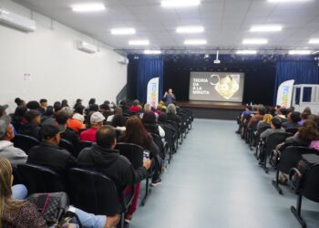 Iniciativa das Secretarias de Educação e Inovação de Gravataí, Startup na Mochila oportuniza a alunos da EJA lições sobre empreendedorismo