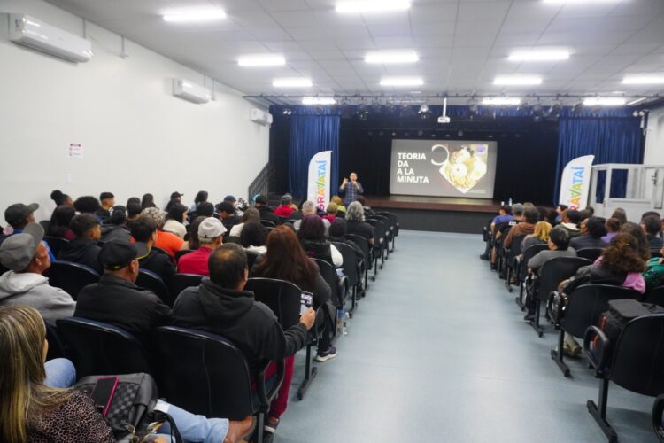 Iniciativa das Secretarias de Educação e Inovação de Gravataí, Startup na Mochila oportuniza a alunos da EJA lições sobre empreendedorismo