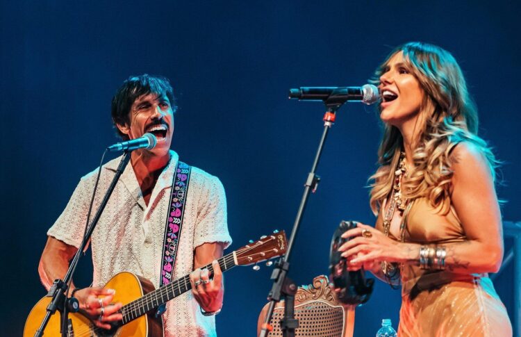 Bar do Lado traz Claus e Vanessa a Gravataí no dia 22 de maio