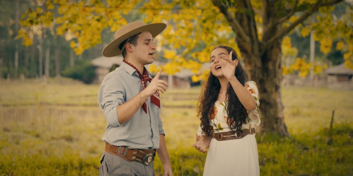 Cantora gravataiense Laura Guedes e Thomas Machado lançam canção e videoclipe em homenagem às mães