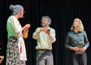 Iniciativa da Sicredi Origens RS, peça teatral alerta espectadores sobre golpes digitais; Gravataí recebe o espetáculo na próxima quinta-feira