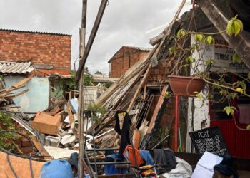 Família de Gravataí perde casa após temporal e busca auxílio para reconstrução