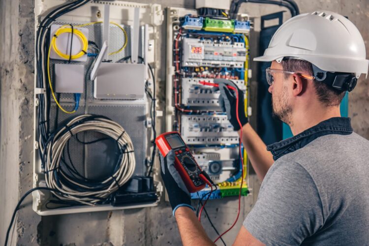 Gravataí abre  20 novas vagas gratuitas para curso de Eletricista Predial em parceria com o Senai