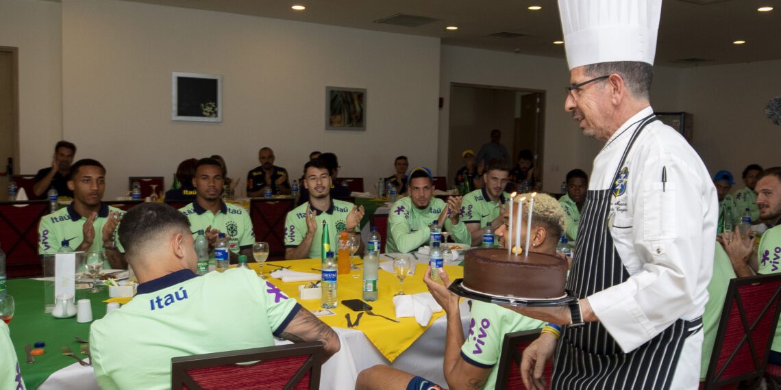 Exposição “Um cidadão gravataiense na Copa” vai retratar a trajetória de Jaime Maciel, chef de cozinha da Seleção Brasileira há mais de 30 anos