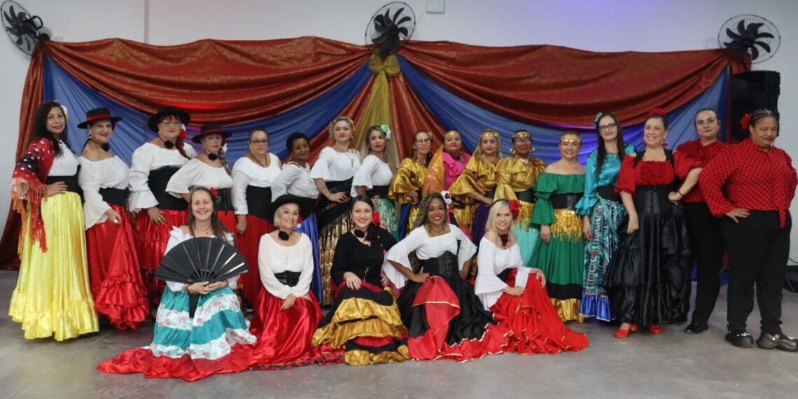Em Gravataí, grupo de dança cigana une moda e terapias em brechó beneficente neste sábado