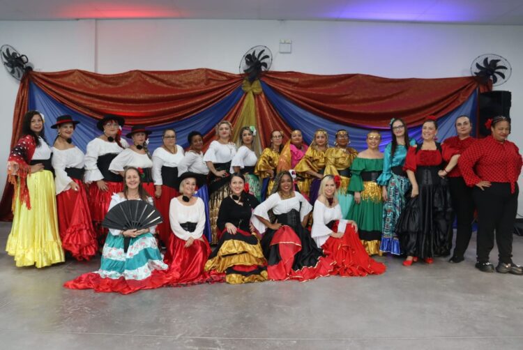 Em Gravataí, grupo de dança cigana une moda e terapias em brechó beneficente neste sábado