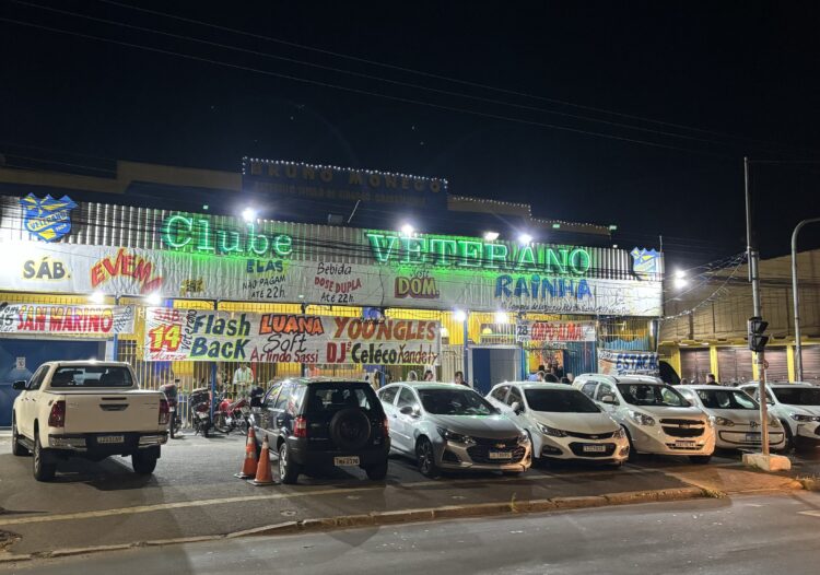 Clube Veterano promove 4ª Festa Flashback em Gravataí, com apresentações da Banda Youngles, Luana Soft, DJs Xandely e Celéco