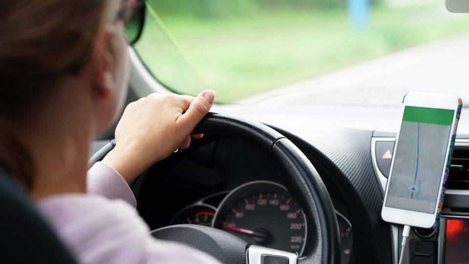 Chega ao RS modalidade da Uber que permite às passageiras priorizar motoristas mulheres