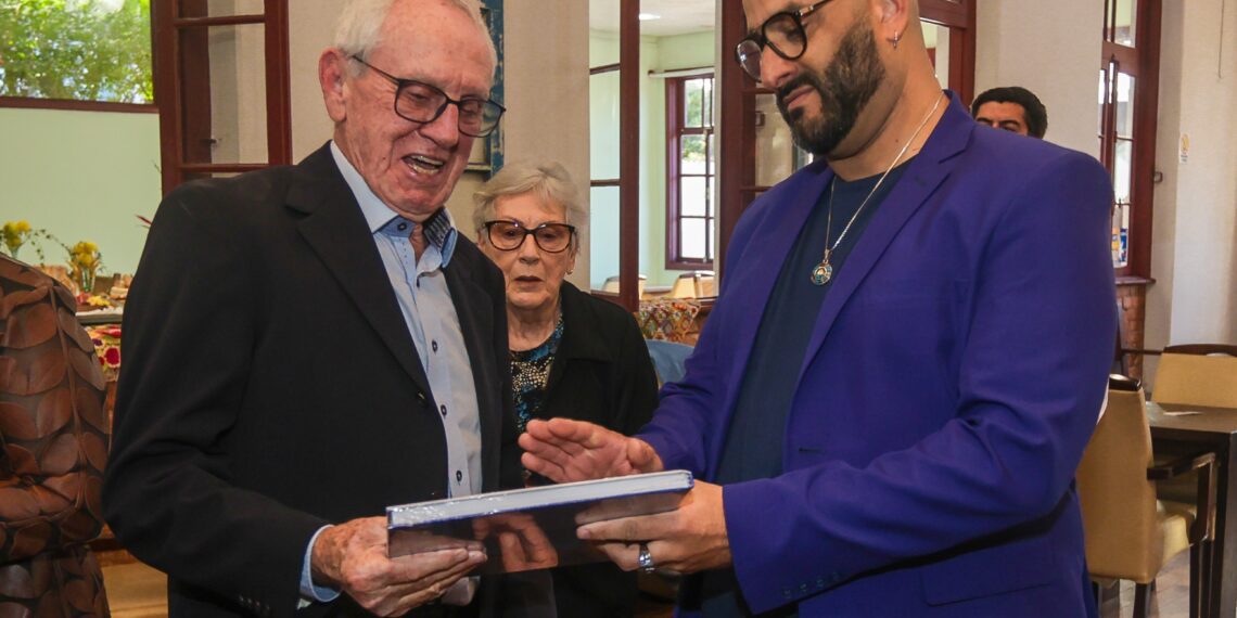 Lançada em Gravataí, biografia “Dr. Rubens Terra Lucas – Um Homem da Terra” terá exemplares doados para instituições culturais e de ensino de três cidades gaúchas