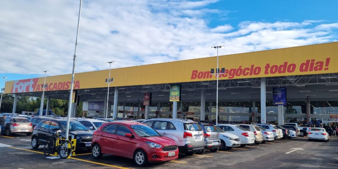 Fort Atacadista Gravataí promove feirão de empregos nesta quinta-feira; há oportunidades para candidatos sem experiência