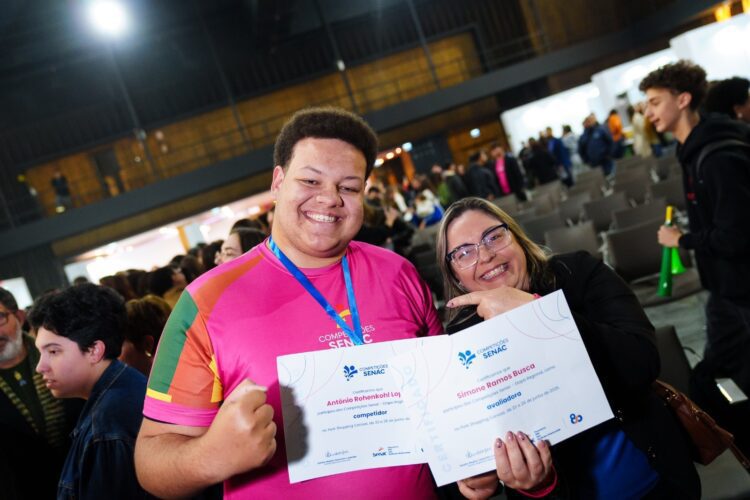 Aluno do Senac Gravataí conquista medalha de bronze em competição regional na área da Saúde
