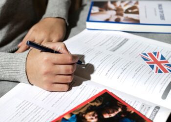 Curso de Inglês para aprimorar comunicação oral está com inscrições abertas no Senac Gravataí