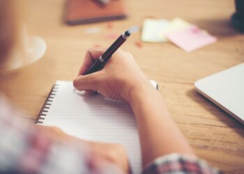 Com premiação para estudantes e professores, concurso de redação do Observatório Social de Gravataí e Glorinha está com inscrições abertas