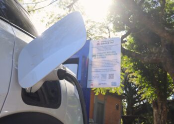 Gravataí passa de 1,2 mil veículos eletrificados e anuncia seis pontos de recarga rápida; veja onde serão